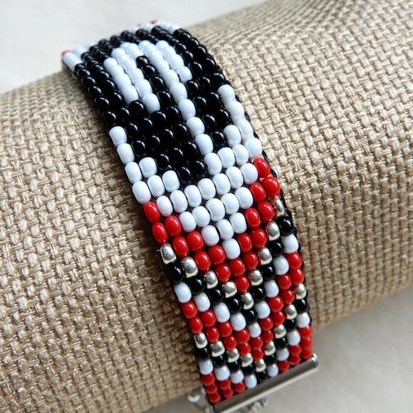 Georgia bead bracelet, handmade, adjustable length, gameday - Picture 3 of 8